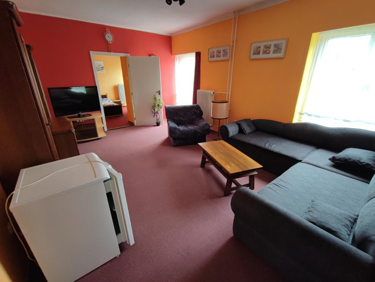 Hotel Beke Sziget Komló Dış mekan fotoğraf