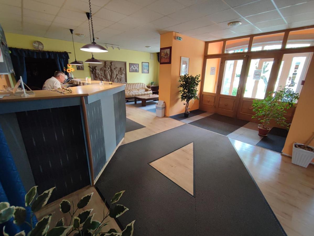 Hotel Beke Sziget Komló Dış mekan fotoğraf