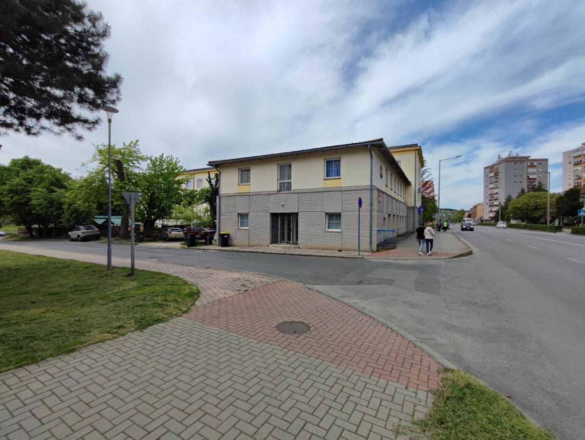 Hotel Beke Sziget Komló Dış mekan fotoğraf